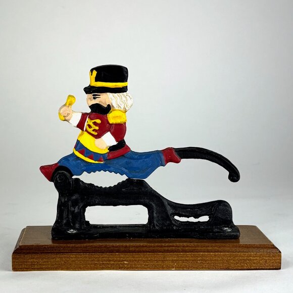 Vintage Cast Iron Nutcracker Man Soldier Lever 1950s Hand Painted on Wood Base - Picture 2 of 8